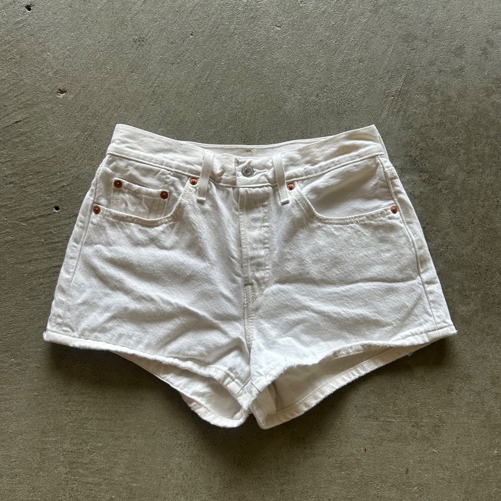 Levis Premium 501 XX Shorts Womens 27 White Denim Light Wash Button Fly 2 Inseam